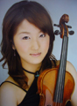 ヴァイオリン：西川茉利奈　Violin：Marina Nishikawa