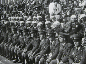 1938年党大会に招待された日本軍人。