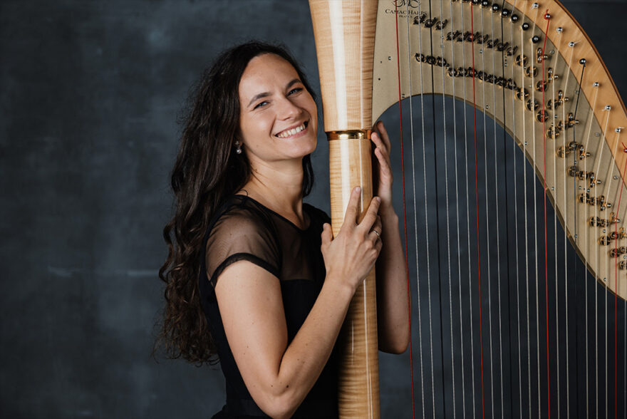 「チュルリョーニス展 内なる星図」 記念コンサート ヨアナ・ダウニーテ<small>（ハープ）</small>